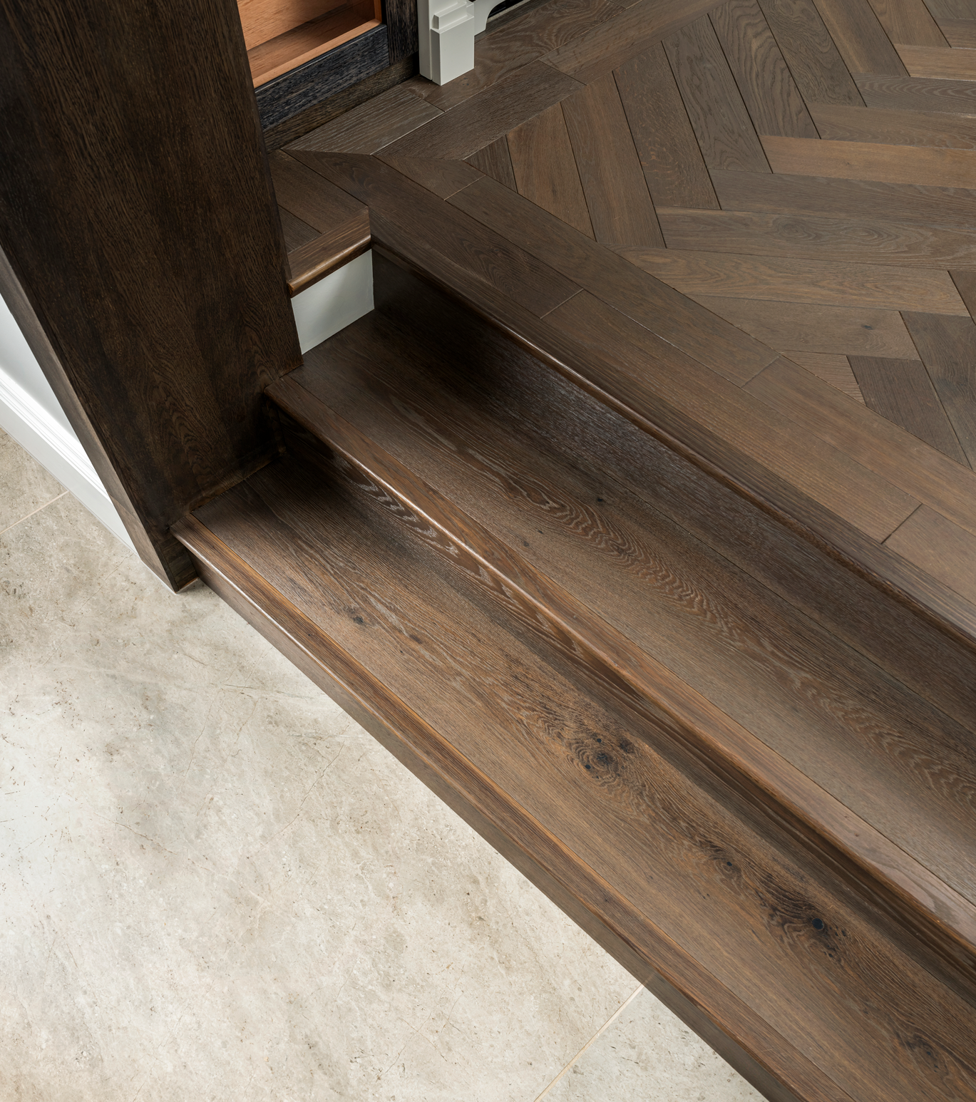 Espresso_Plank-Herringbone_ART0918-ART90BL_Roomshot