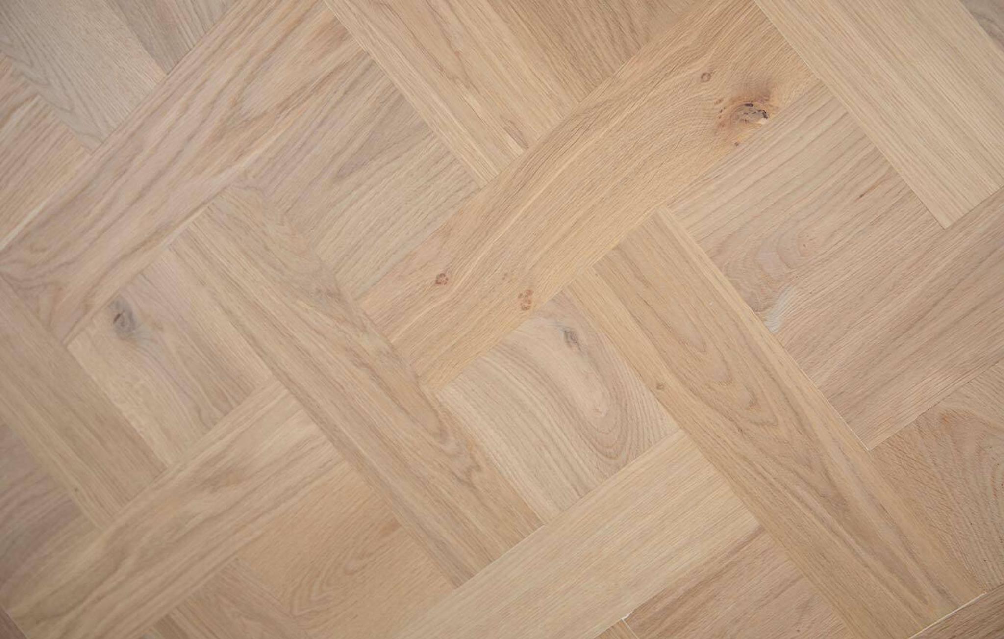 Selene_ContinuousVersailles_PARQ015_Detail