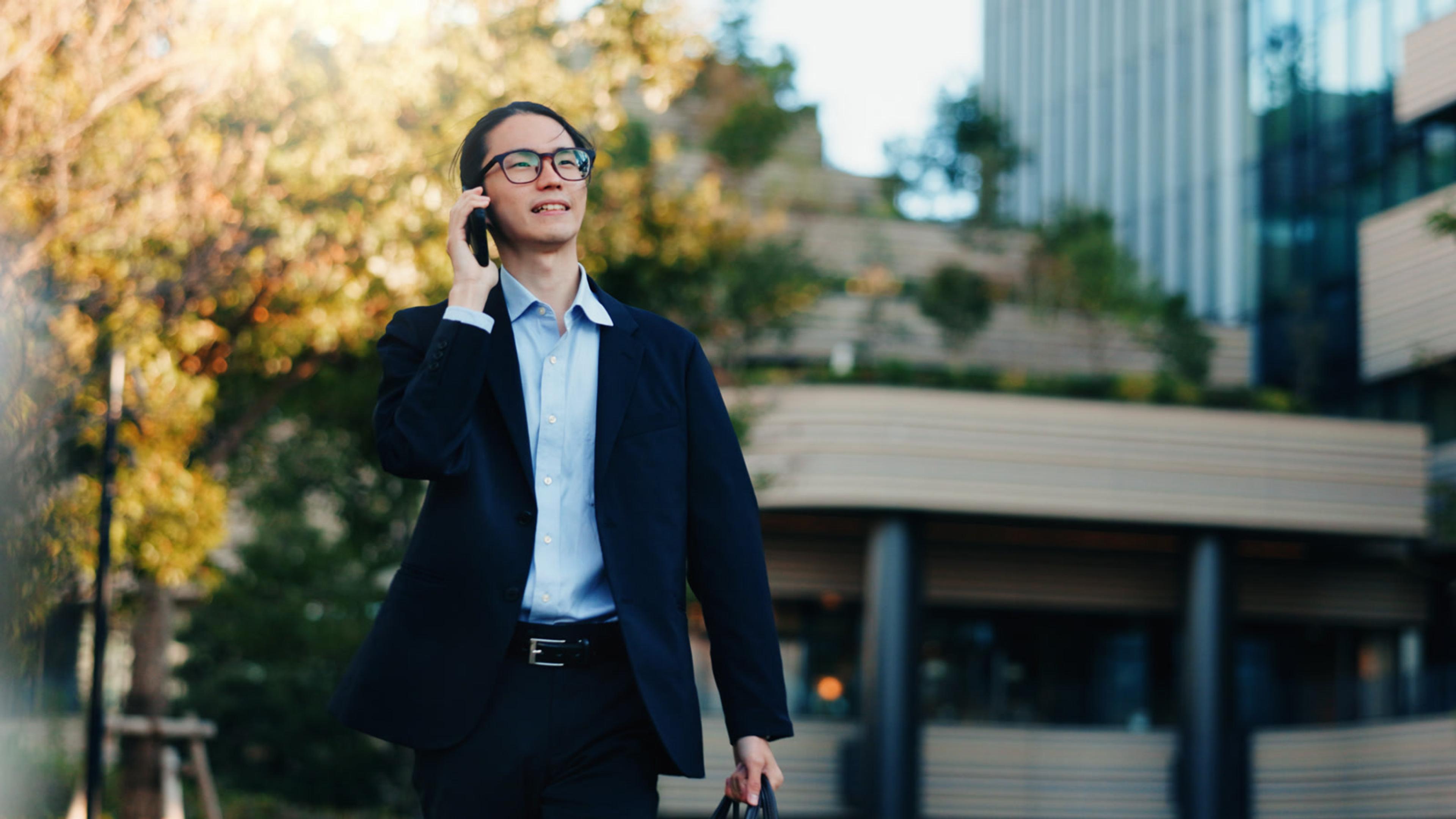 Softphone for Real Estate Agents: The Complete Guide to Staying Connected on Every Showing and Closing