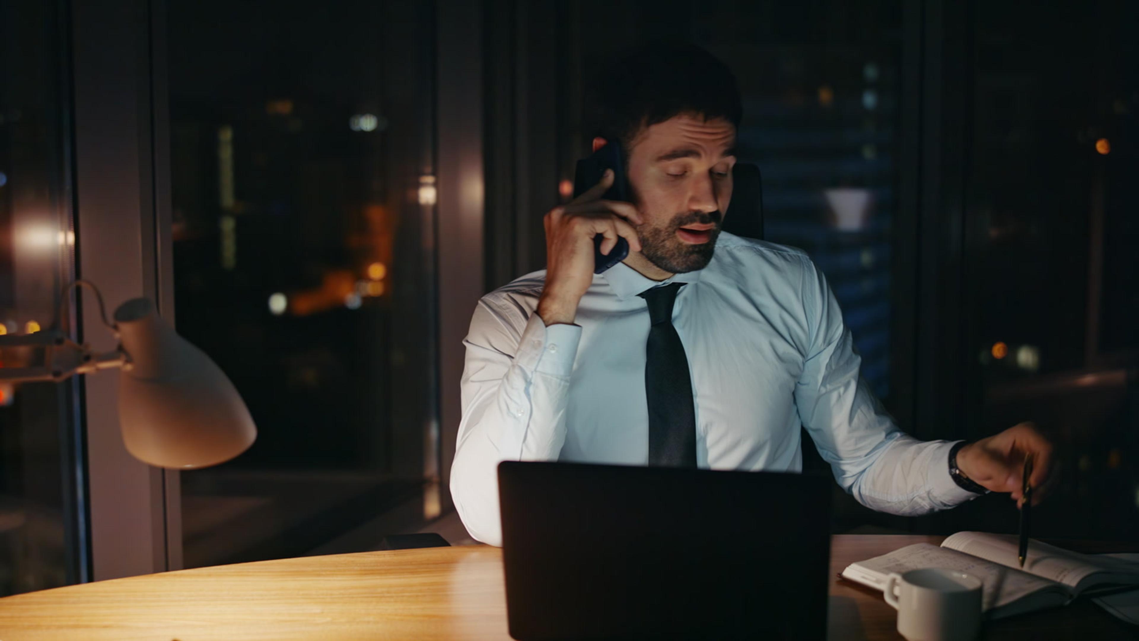 Out-of-Hours Call Handling: Choose the Right Setup for Your Small Business