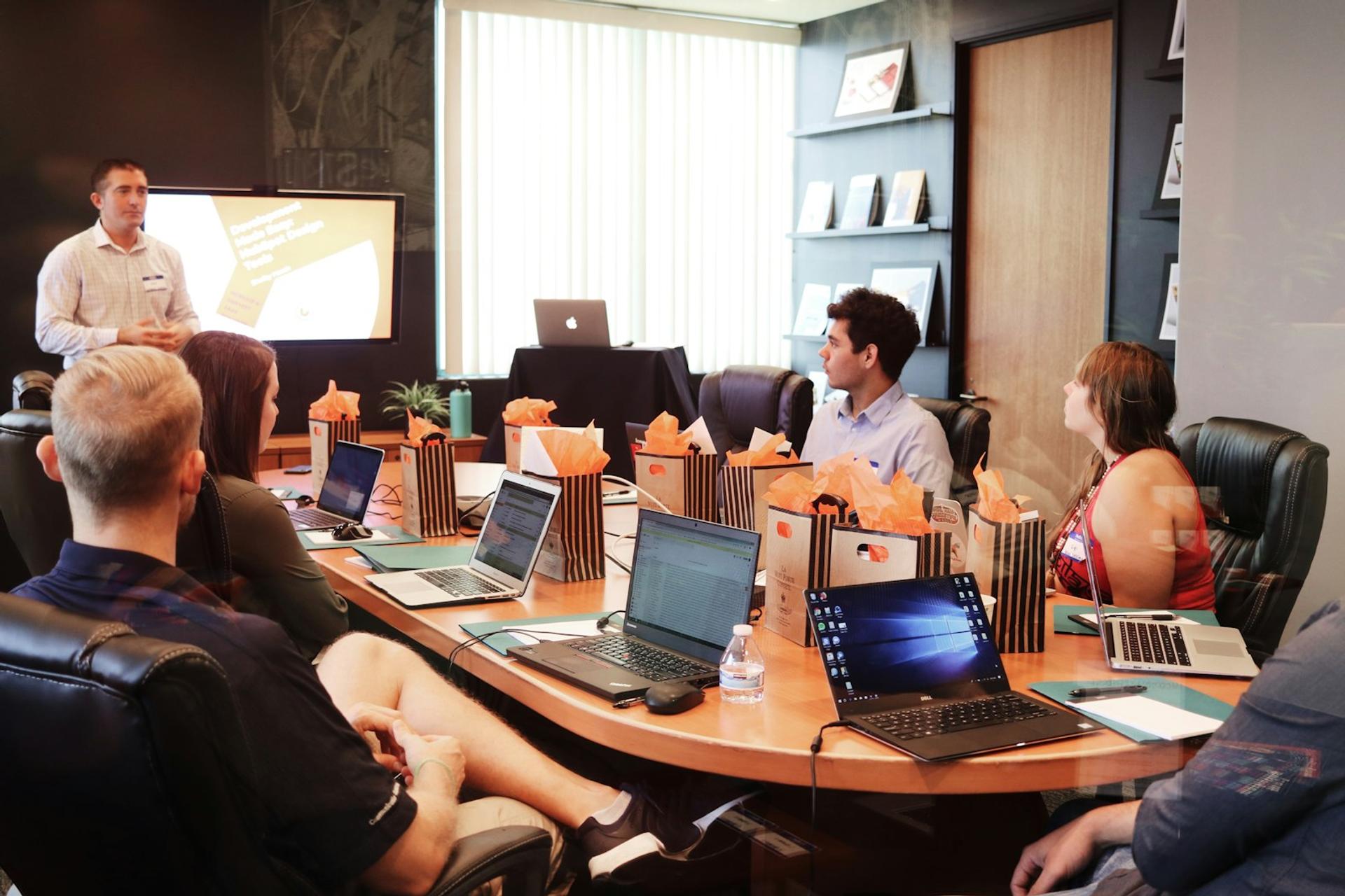 Customer Onboarding for Small Businesses: A Practical First-30-Days Plan