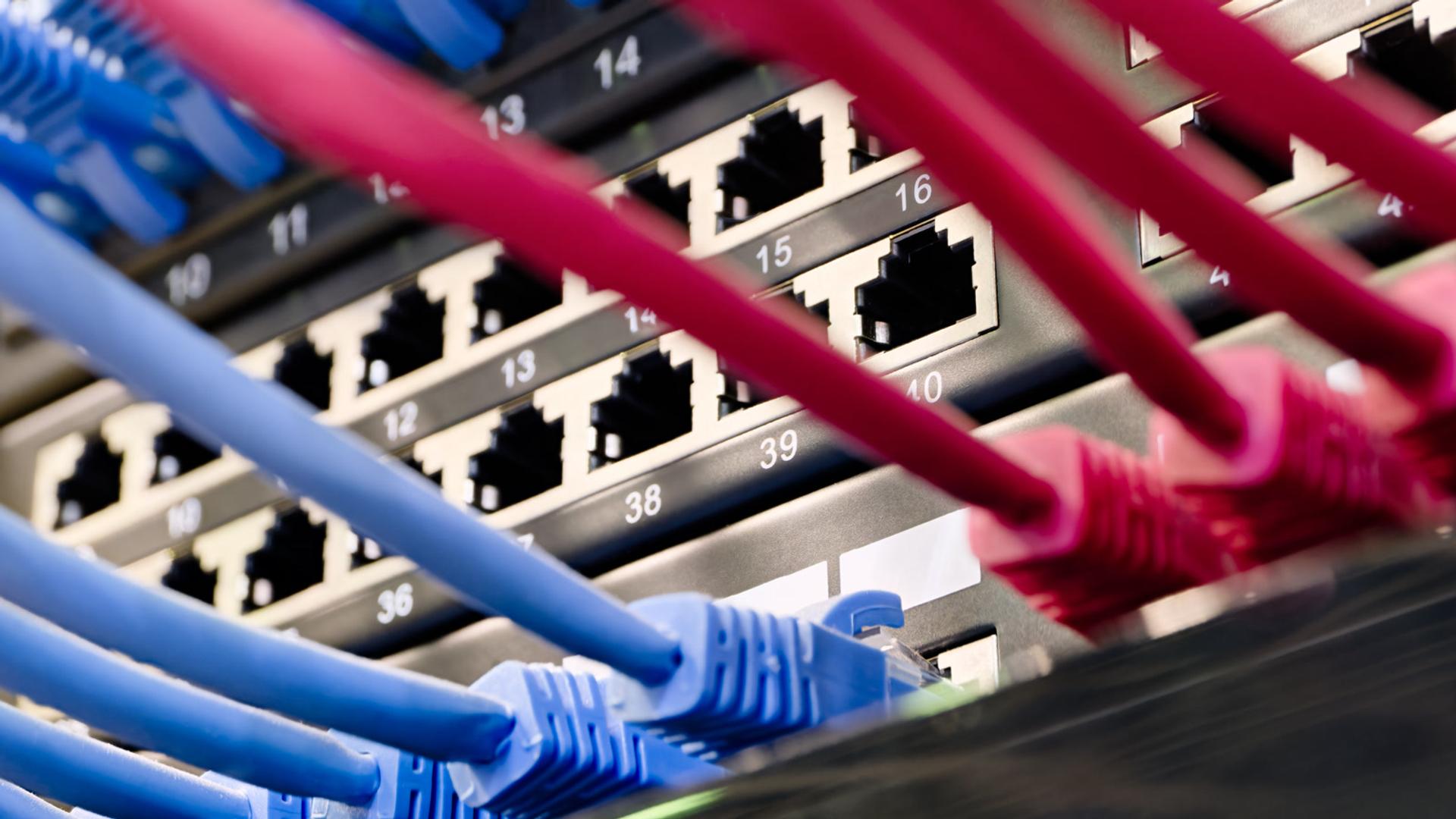 SIP Trunking vs Cloud PBX: Keep or Replace Your PBX?