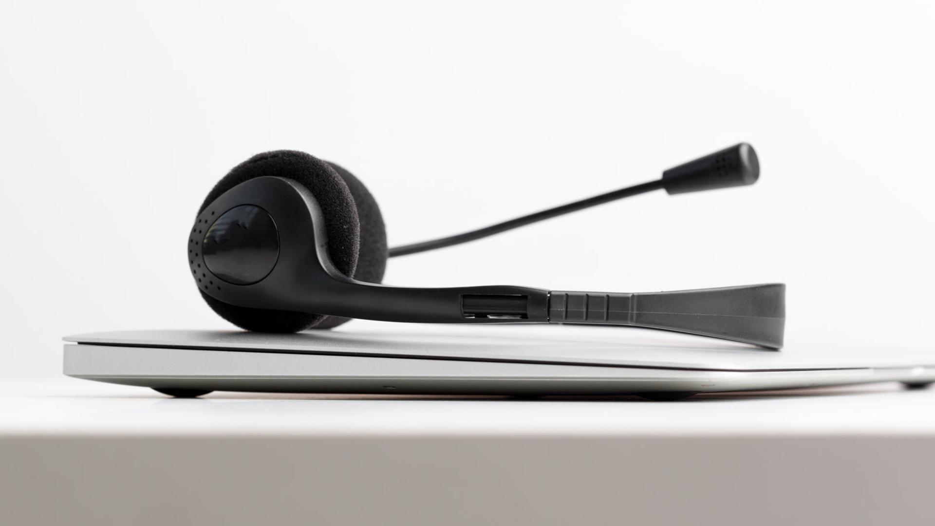 Cloud-Based Phone System: What It Is and How Small Teams Use It