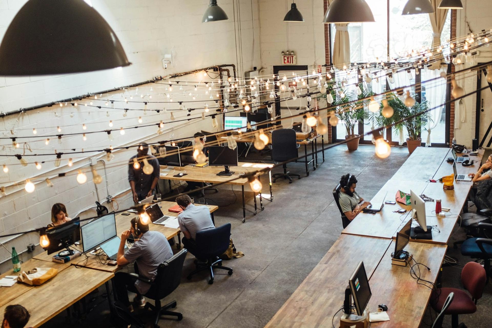 Hot Desking Phone System: A Secure Setup for Hybrid Teams