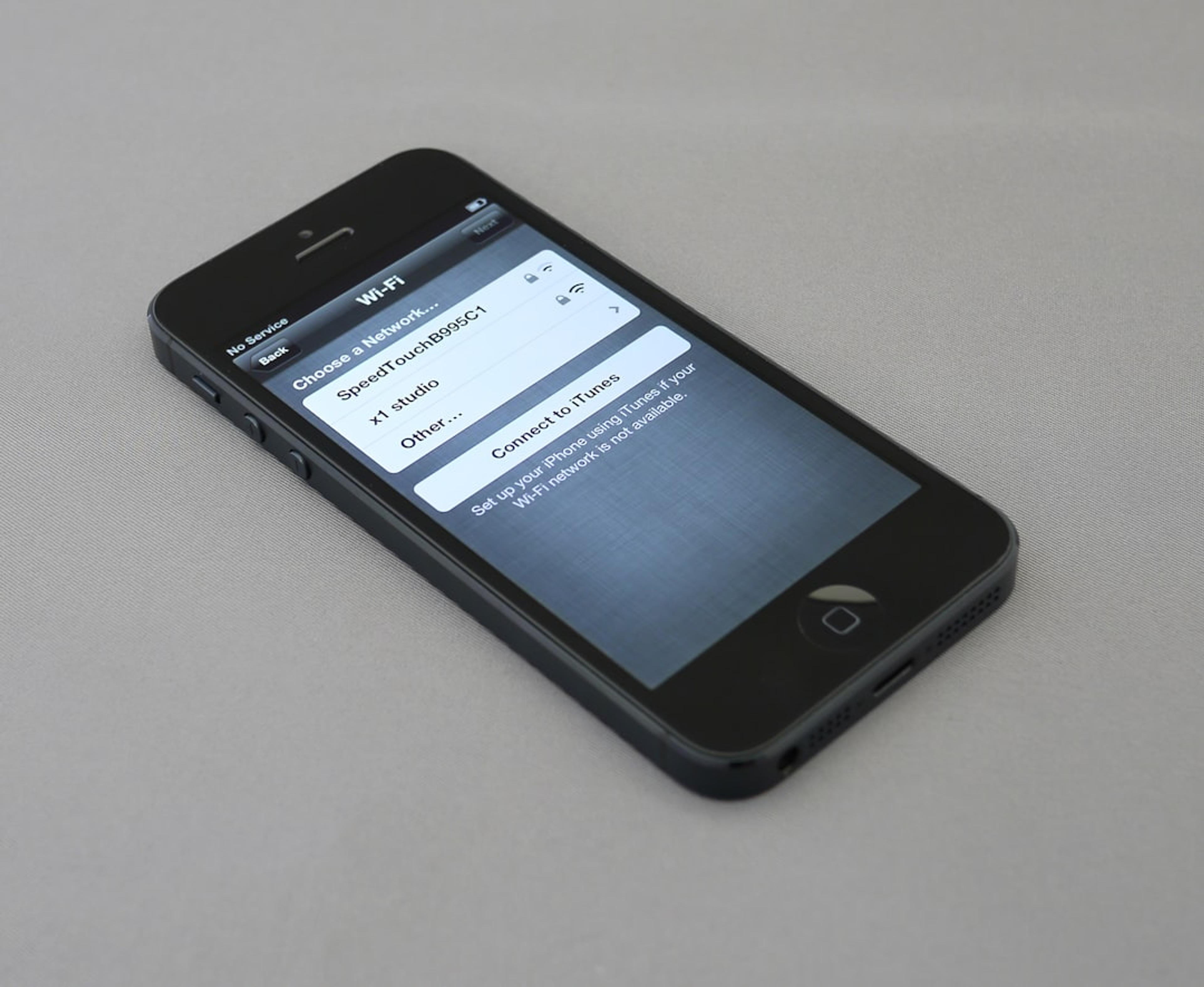 black iPhone 5