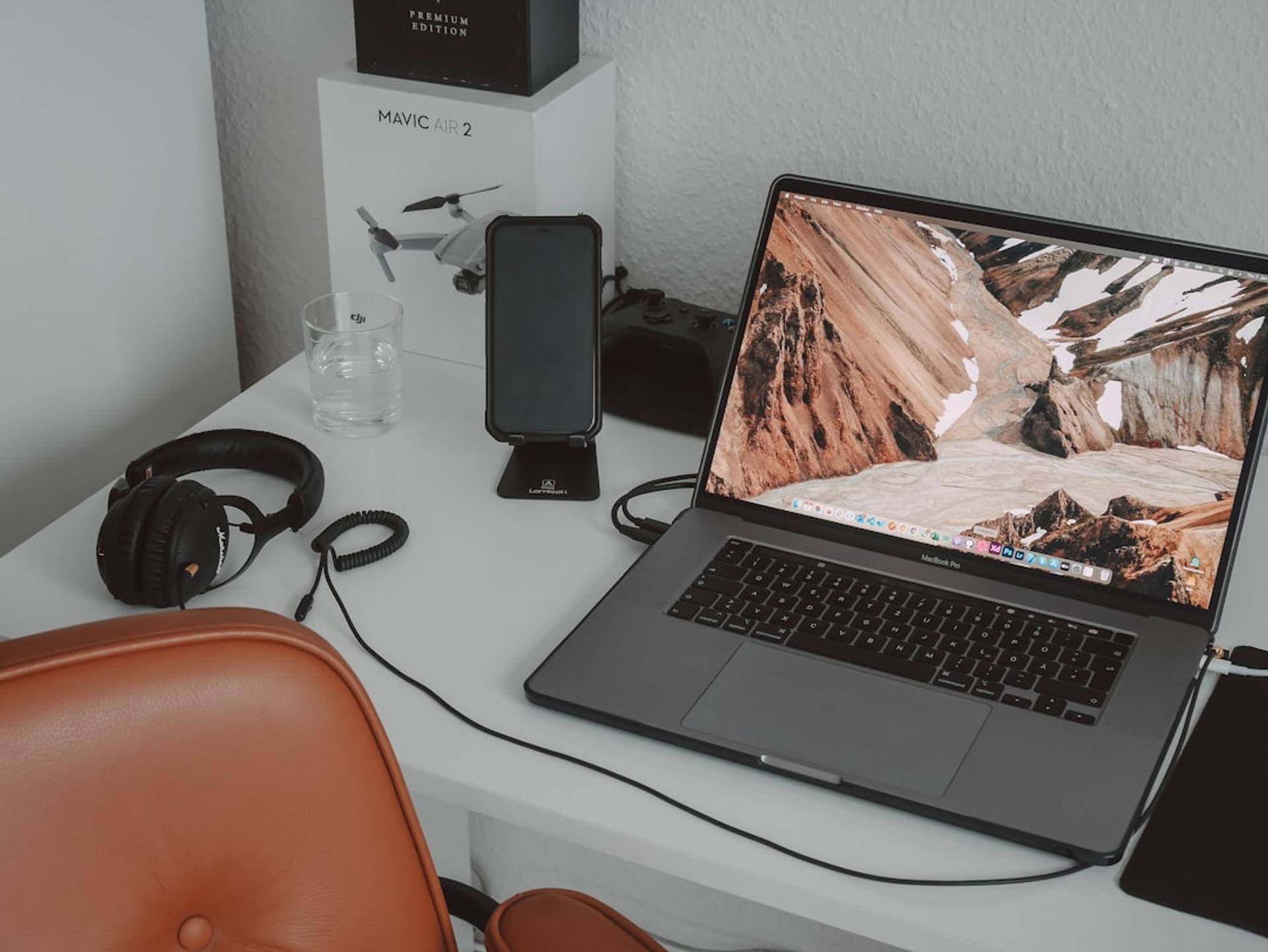 How to Set Up a Softphone on Your Laptop or Smartphone
