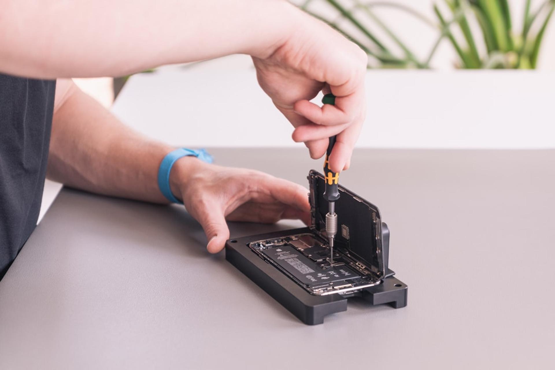 Field Service Softphone Guide: Mobile VoIP for Teams