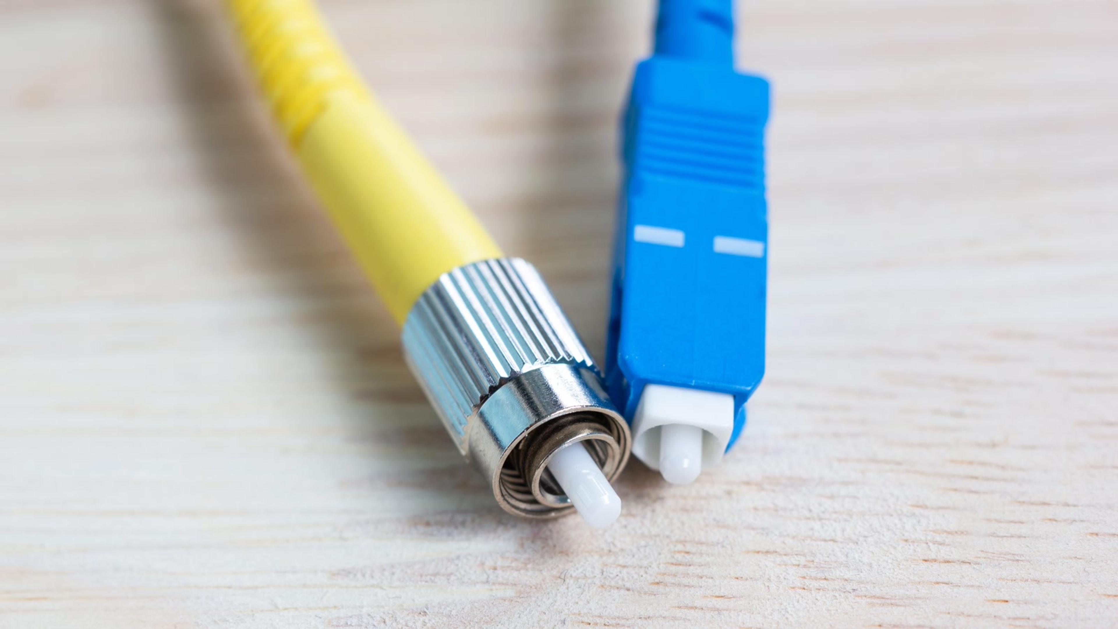 Fibre optic cable connectors for SIP trunk and call capacity links