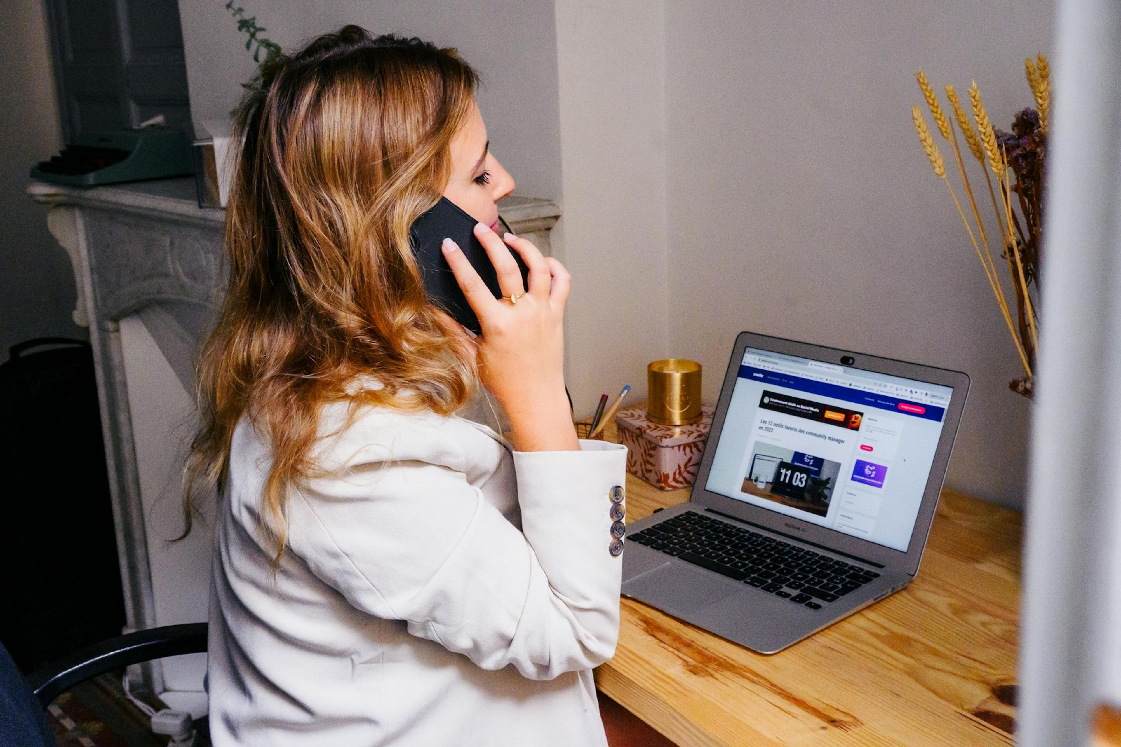 Business Call Forwarding: Route Calls Without Chaos