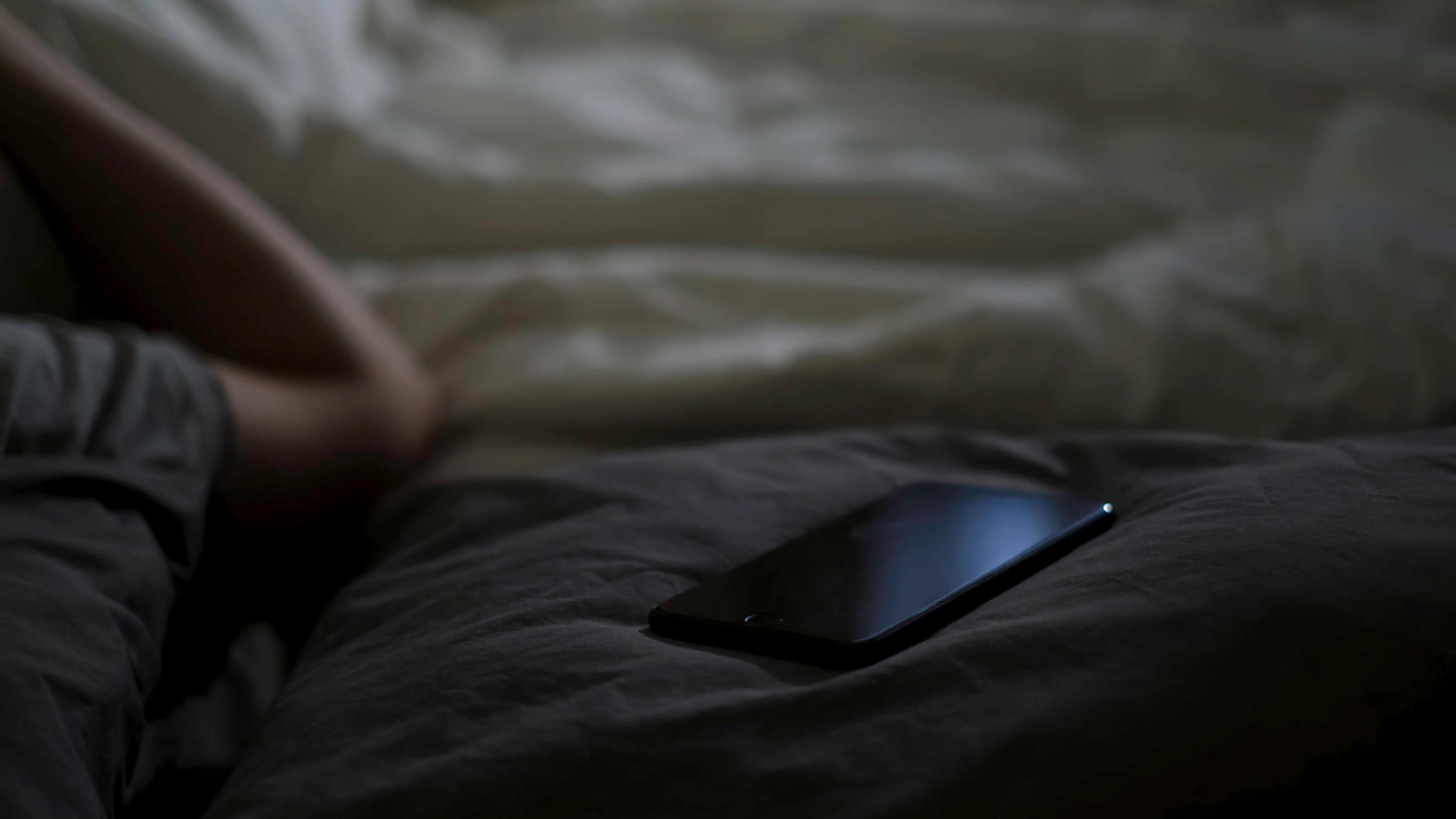 Why Asterisk and FreeSWITCH Can't Deliver Calls to Sleeping Phones — And the Three Ways to Fix It