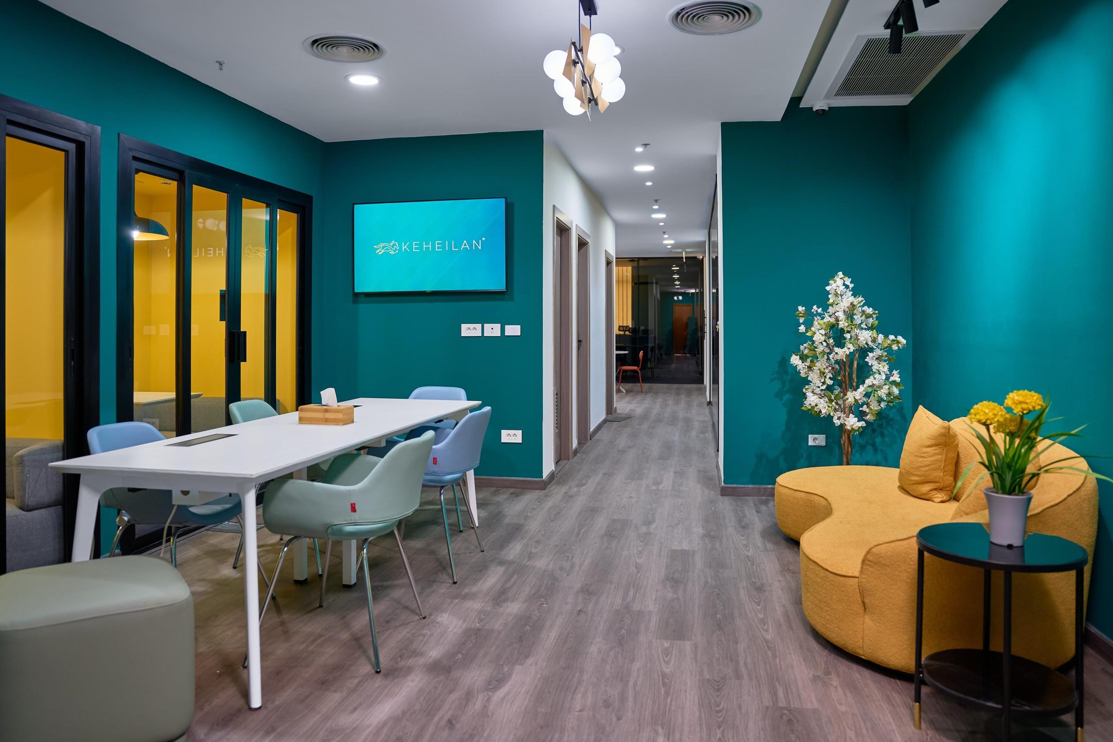 Meeting and lounge area