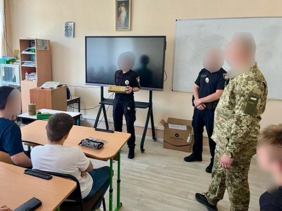 Utbildning av skolungdomar, Ukraina. Sommaren 2024