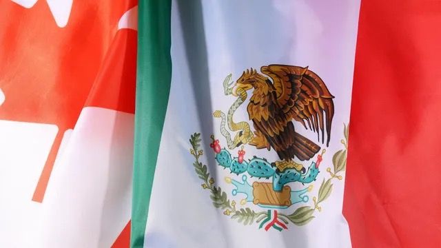 Visa-free access to Canada and Mexico