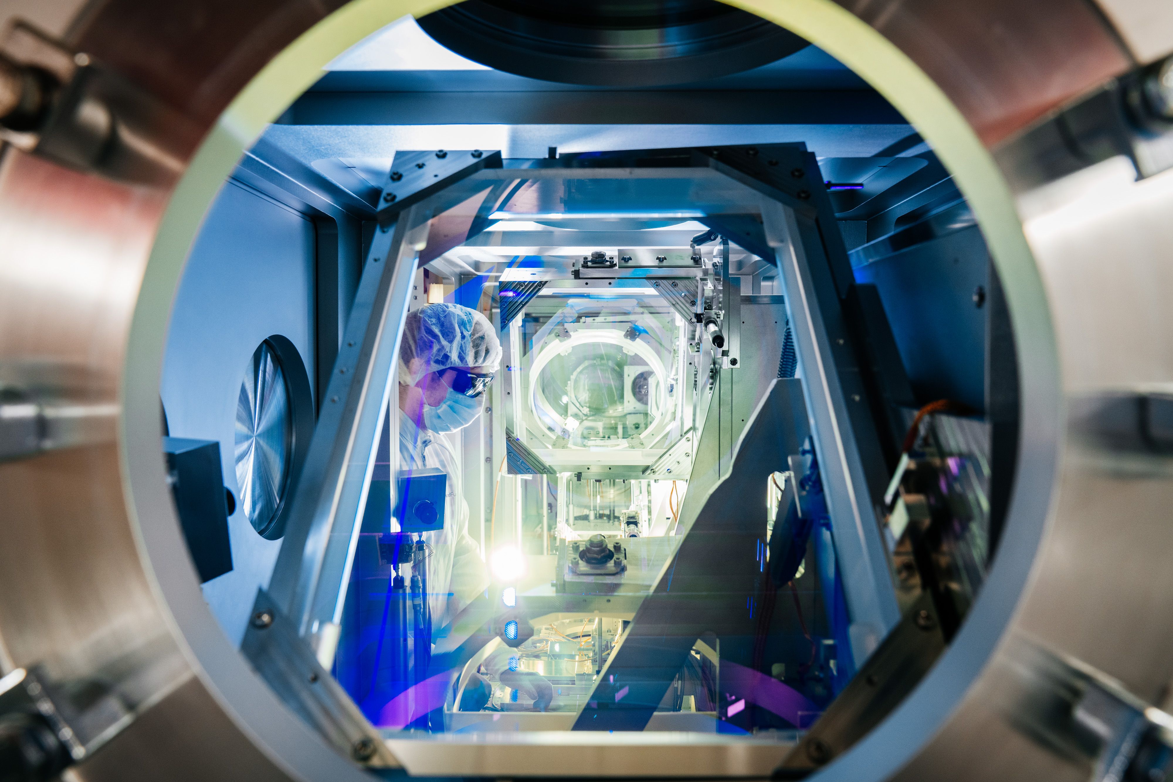 Laser laboratory equipment shown by Marvel Fusion