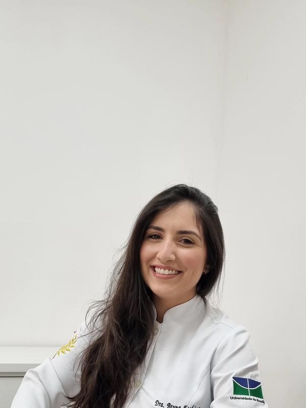 Dra. Bruna Maria de Oliveira Fechine