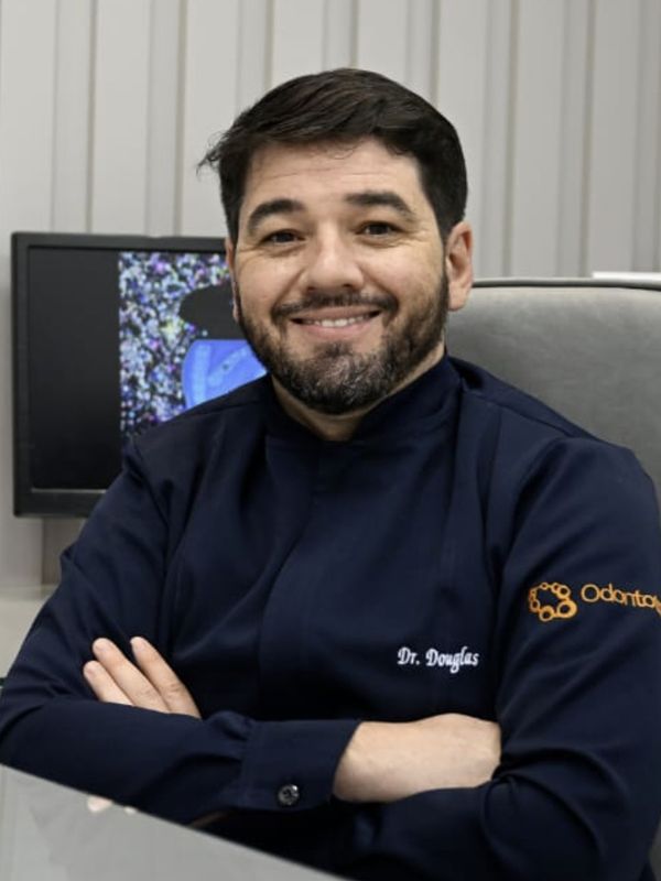 Dr. Douglas Henrique Lenza