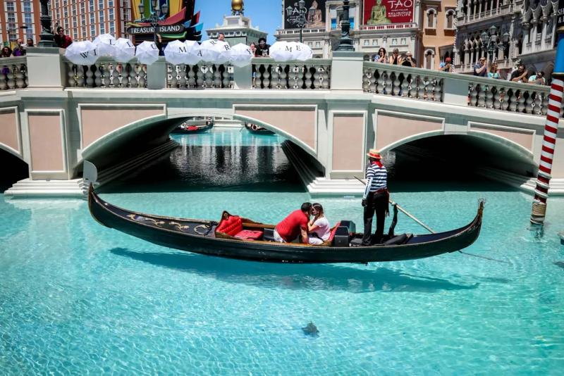 Las Vegas Proposal Photography| Enrico's Gondola Proposal – surprise proposal at The Venetian, Las Vegas