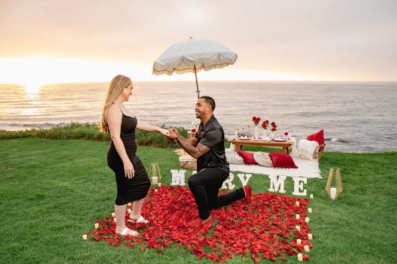 Sunset Picnic Proposal on the La Jolla Bluffs – surprise proposal at La Jolla, San Diego