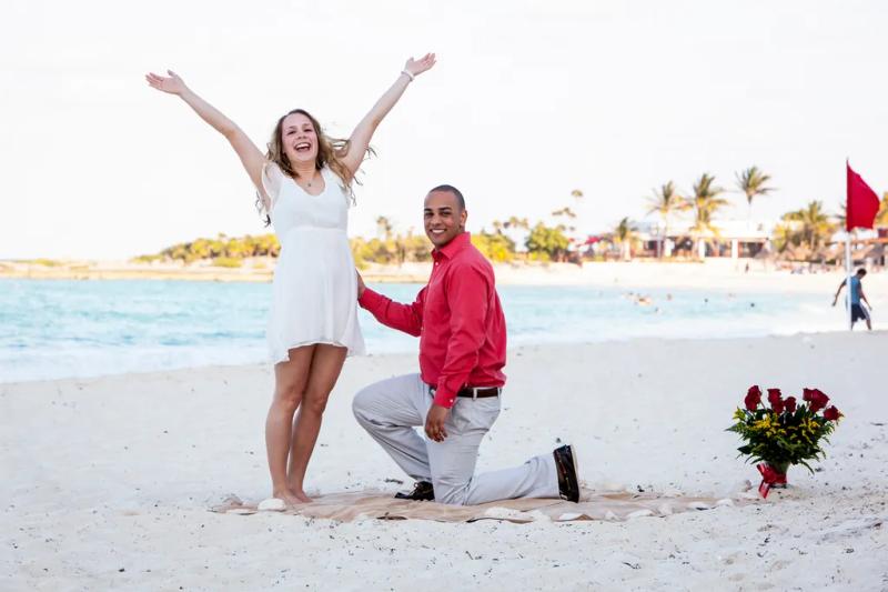 Beach Proposal with a Serenade in Cancun – surprise proposal at Cancun, Mexico, Cancún