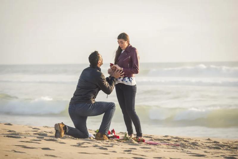 San Diego Beach Proposals: Andrew and Elise – surprise proposal in San Diego