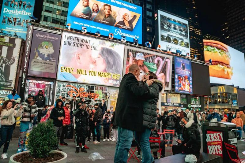 Times Square, photographed by Paparazzi Proposals