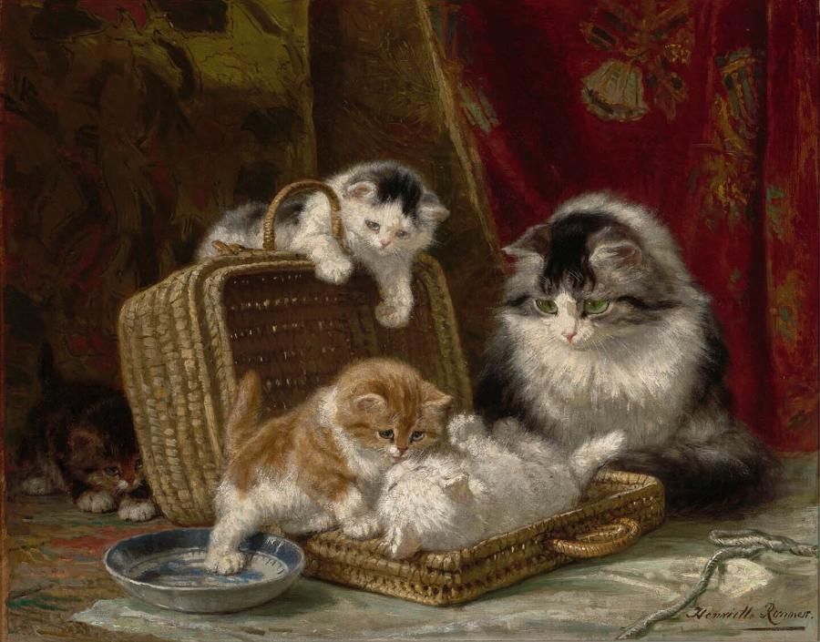 Een schilderij van vier katten die rond een omgevallen mand zitten.