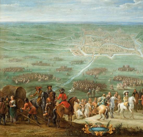 Een weids landschap met een ommuurde stad in de verte en grote groepen mensen en ruiters op de voorgrond.