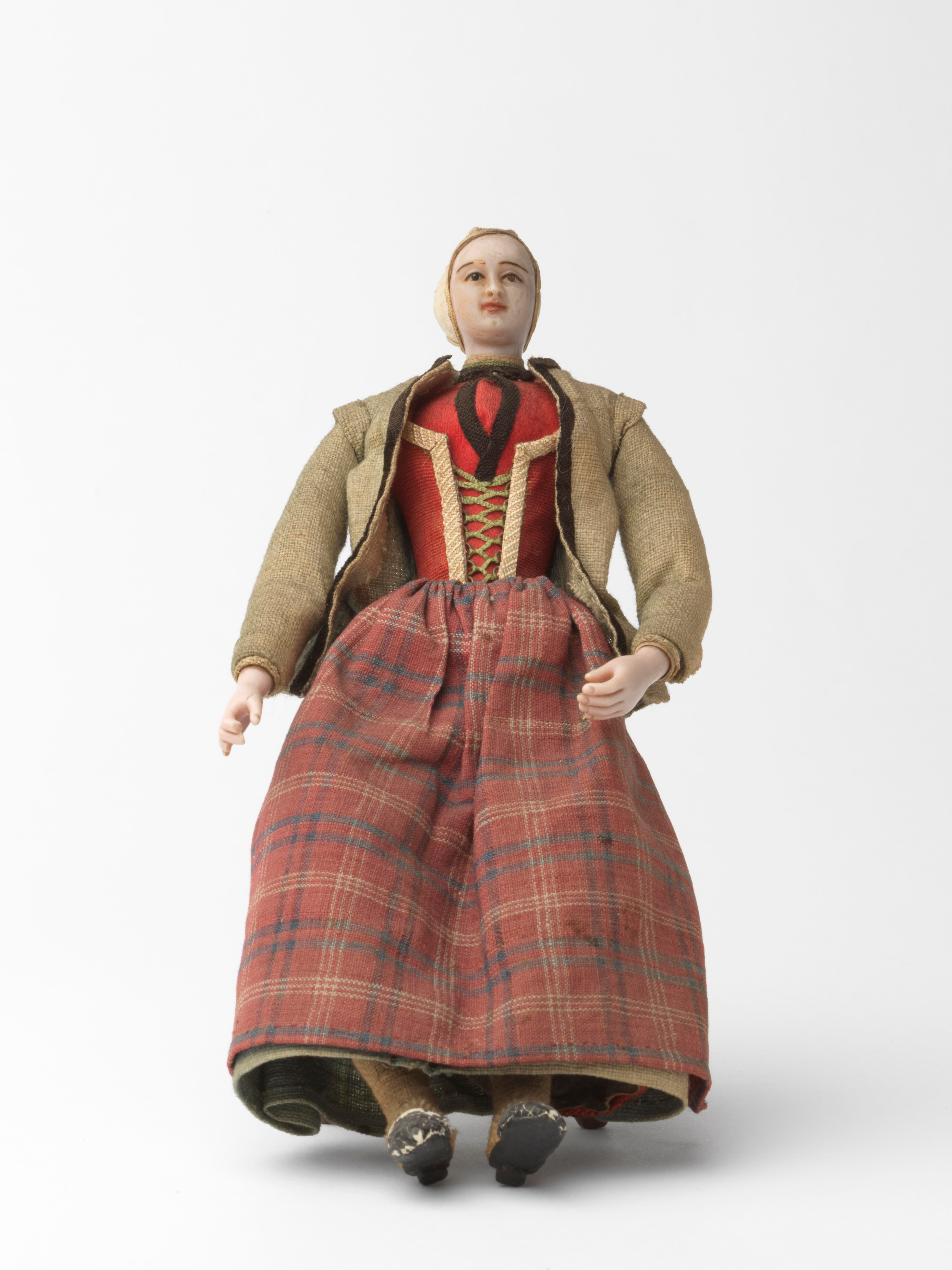 dollhouse maid doll with cotton clothing