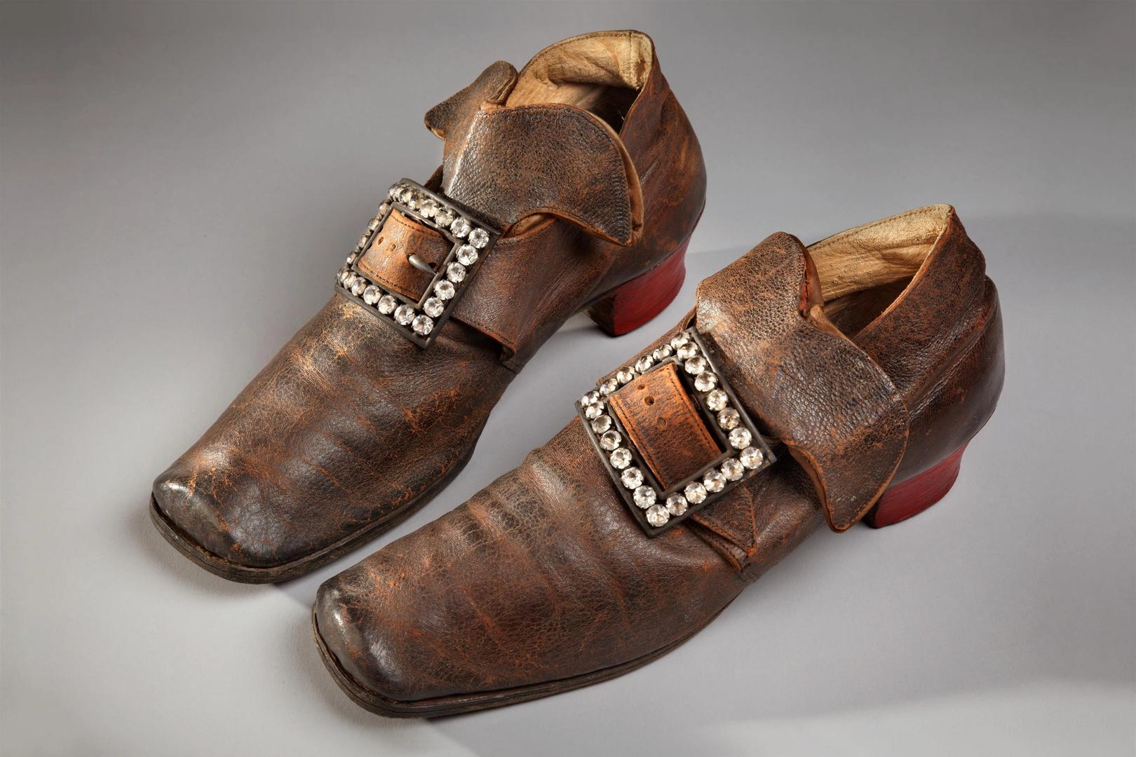 Paar herenschoenen met
