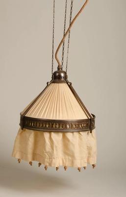 Hanglamp van metaal met stoffen kap