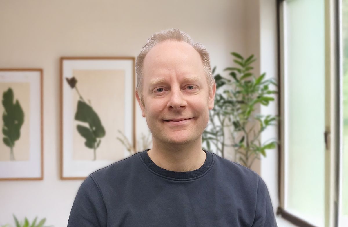 Lars Mørk-Lorenzen, i FJ Klima, distributør av Fujitsu varmepumper i Norge snakker om strømsparing med varmepumpe.