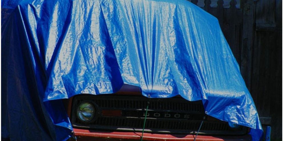 Advantages of Outdoor Car Covers vs. Tarps