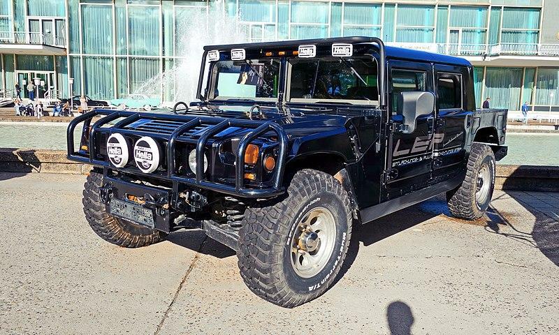 black hummer h1