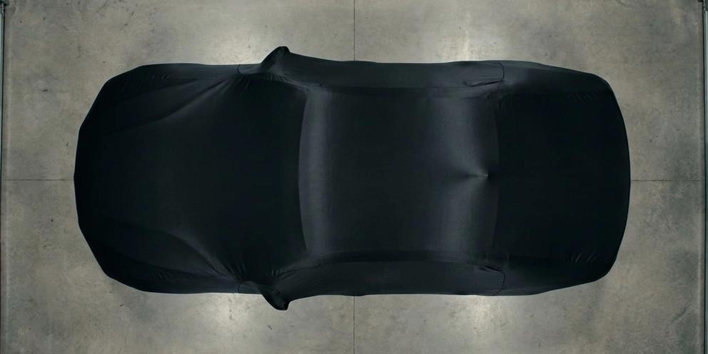 Satin · indoor (garage)