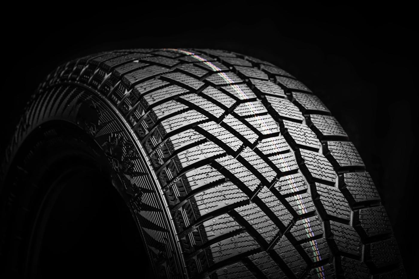 winter-tire-friction-snow-ice-asymmetrical
