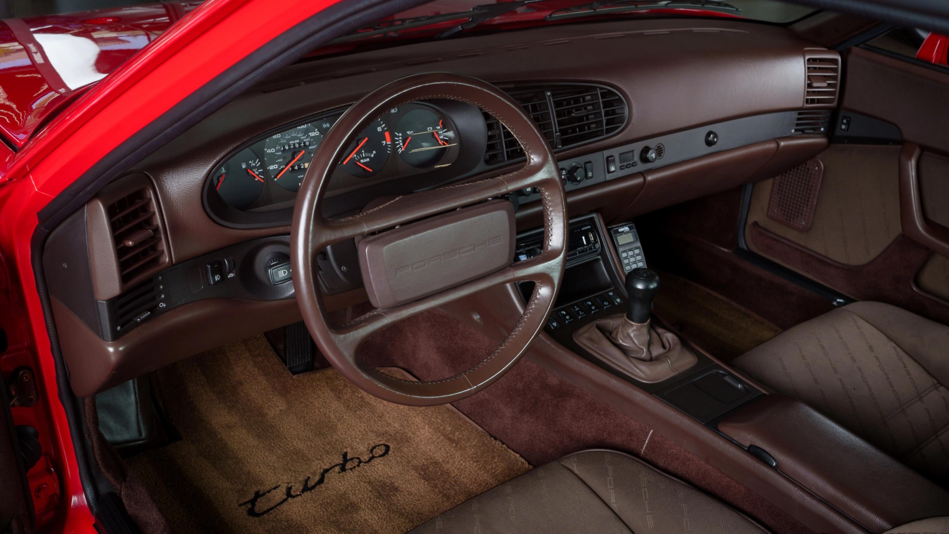 Porsche 944