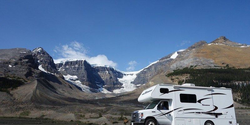 rv running on the road