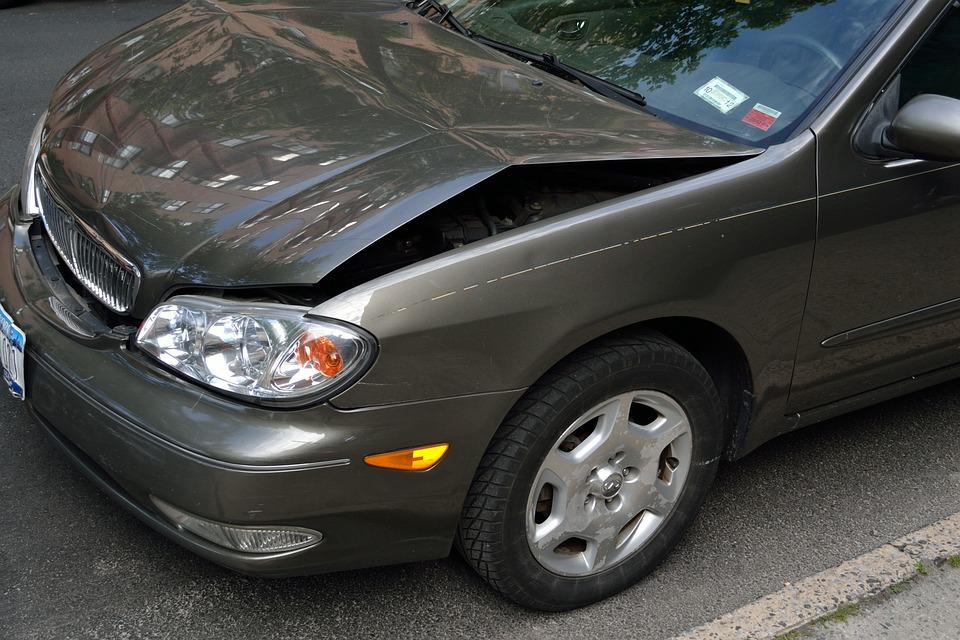 Free photos of Crashed car