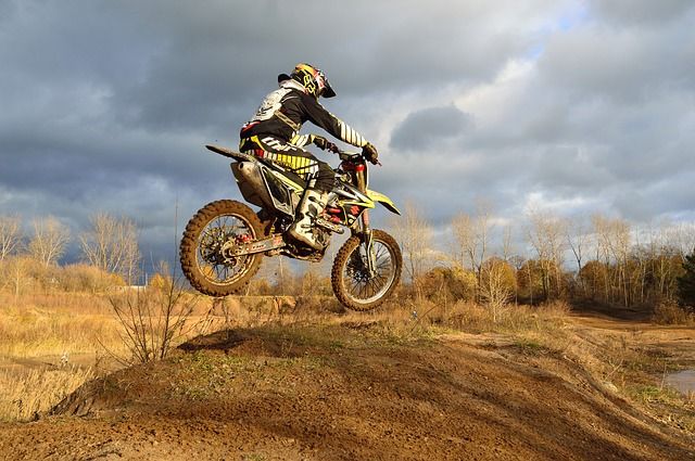 Dirt Bike – (Off Road)