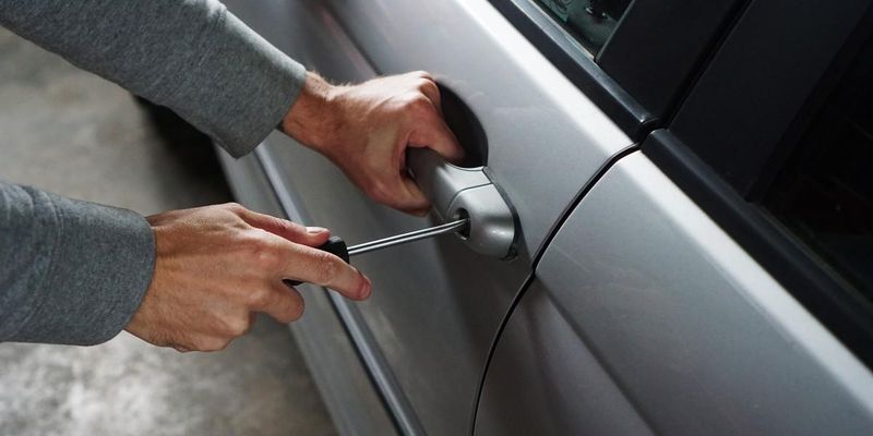 car, wheel, window, glass, driving, windshield, material, tire, bumper, screwdriver, thief, burglary, burglar, auto part, break into, car thief, break locks, automotive exterior, automotive tire, automotive window part