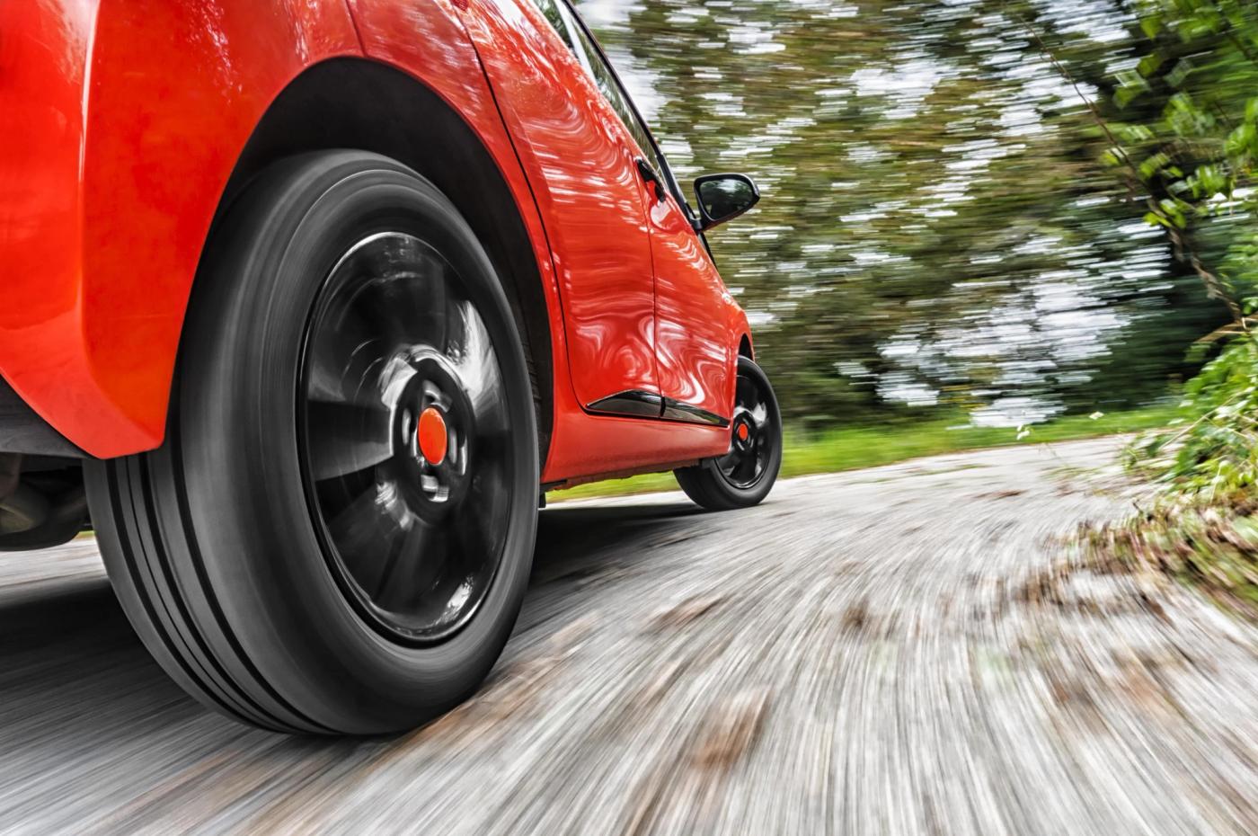 car-driving-curve