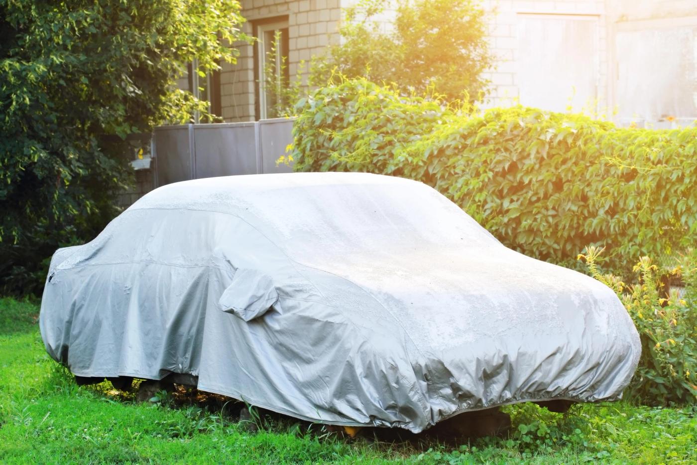 parked-car-protective-cover-wet-weather