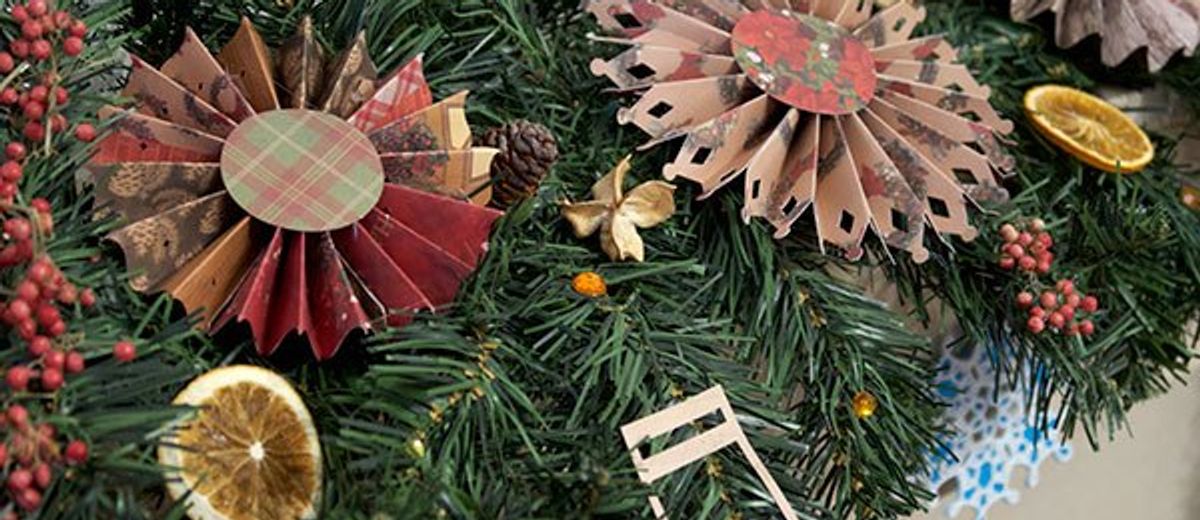 15 Christmas & New Year Crafts To Make With Your Cricut Or Silhouette