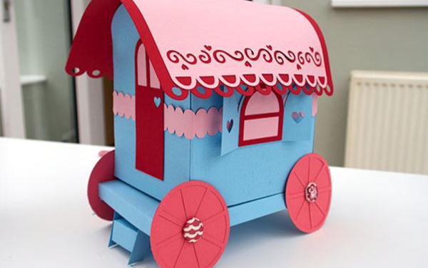 Valentines Craft Wagon with Cricut