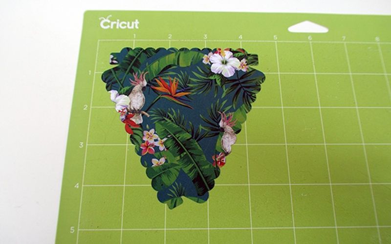 cricut maker box tutorial - on the mat