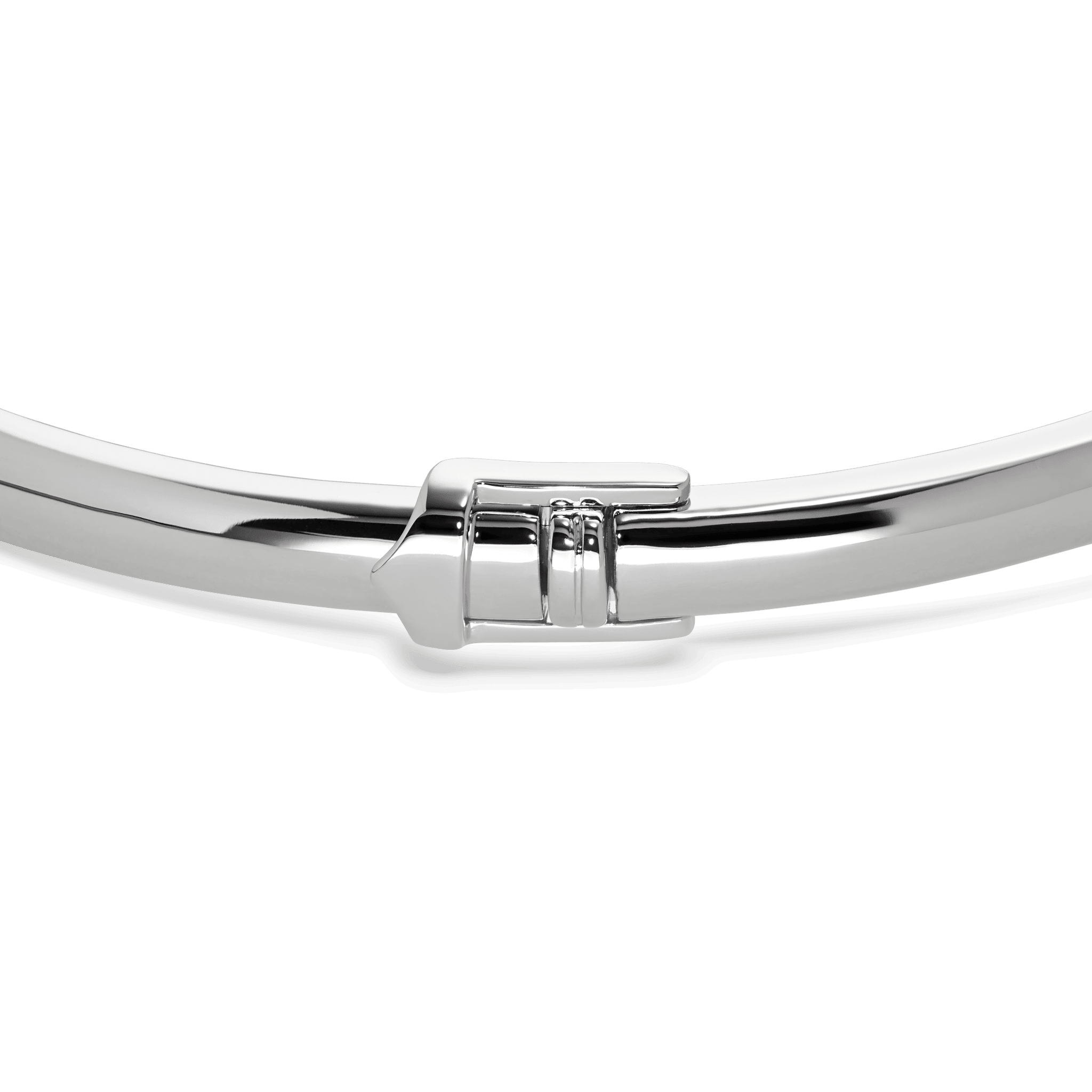 Close up image showing the closed clasp of the white gold waterfront bangle
