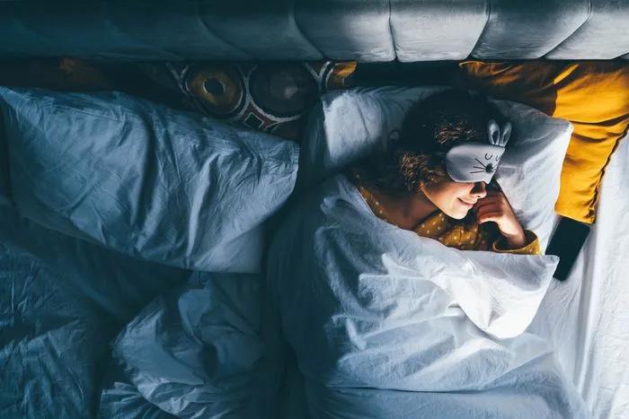 Dormir paisiblement — un air propre grâce à des filtres de qualité réduit la poussière, les allergènes et favorise un meilleur sommeil.
