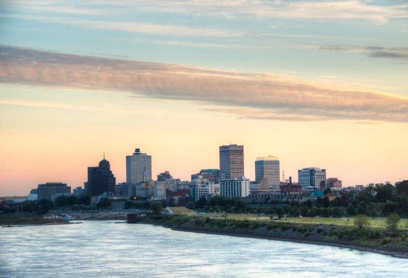 The Hottest City in Every State - Infographics of Tennessee’s hottest city, where the riverfront heats up fast