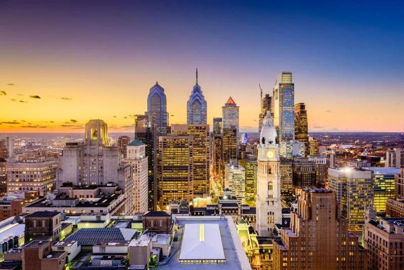 Villes ayant le plus de cas d’asthme – Image du paysage urbain de Philadelphie avec des gratte‑ciel modernes, offrant une vue du centre‑ville.