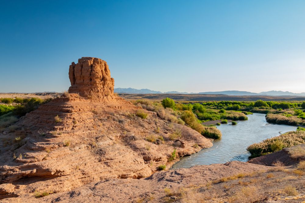 Desert landscape in Arizona, with a serene view, possibly reflecting areas where Korean War veterans reside in the Southwest.